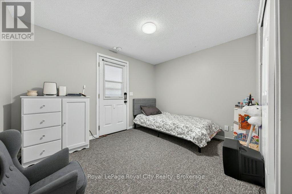 1 PINE LANE - 23