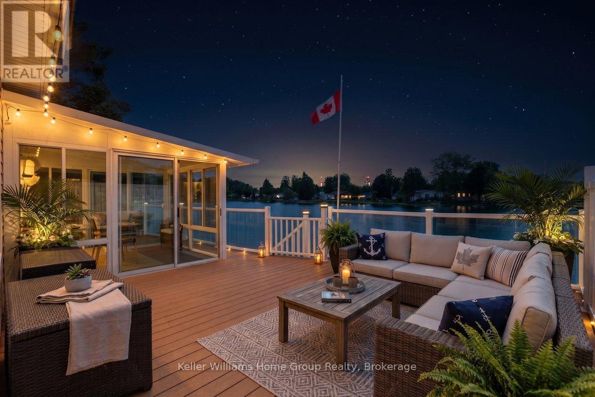 10 HEMLOCK CRESCENT - 1