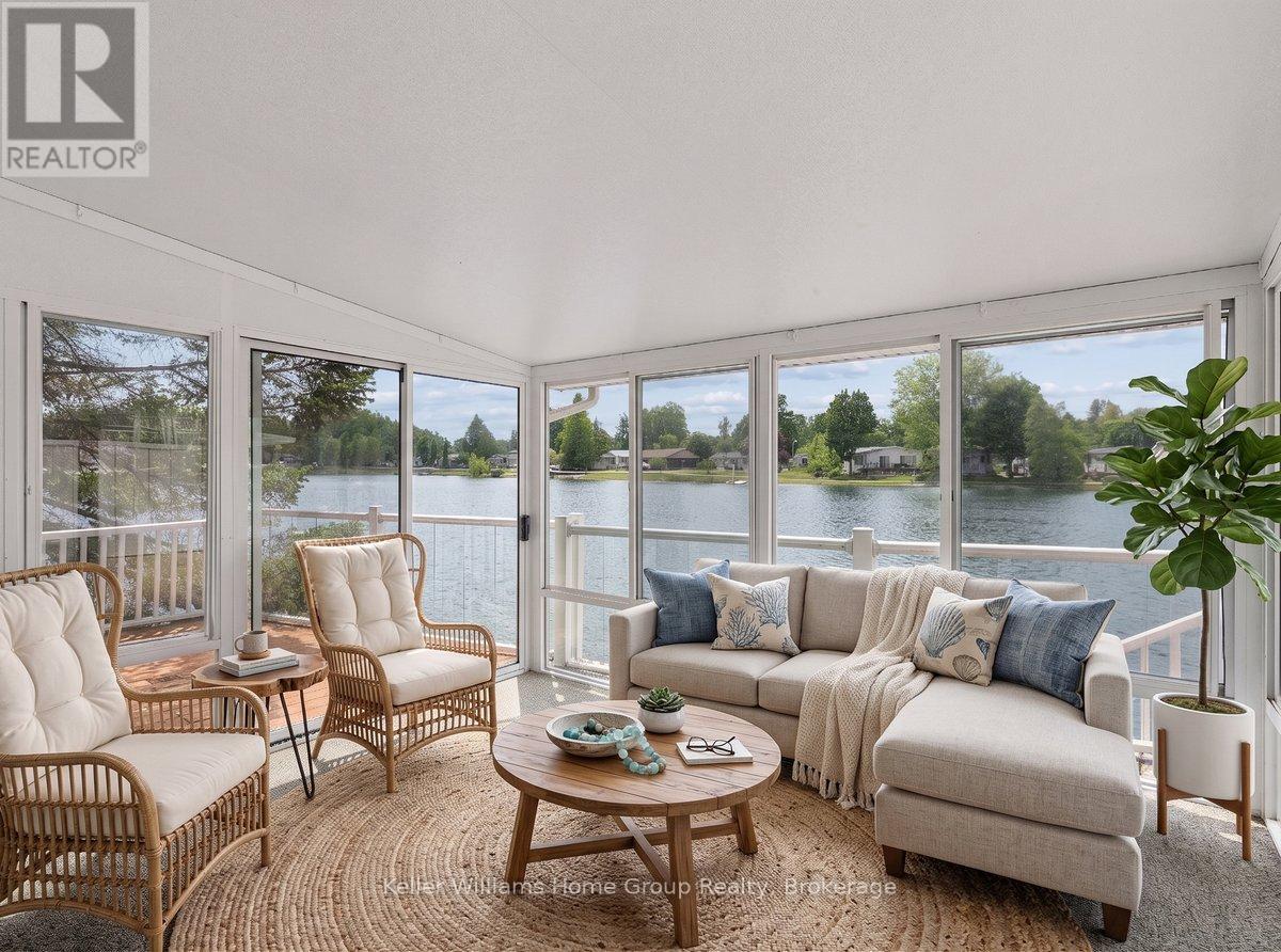 10 HEMLOCK CRESCENT - 12