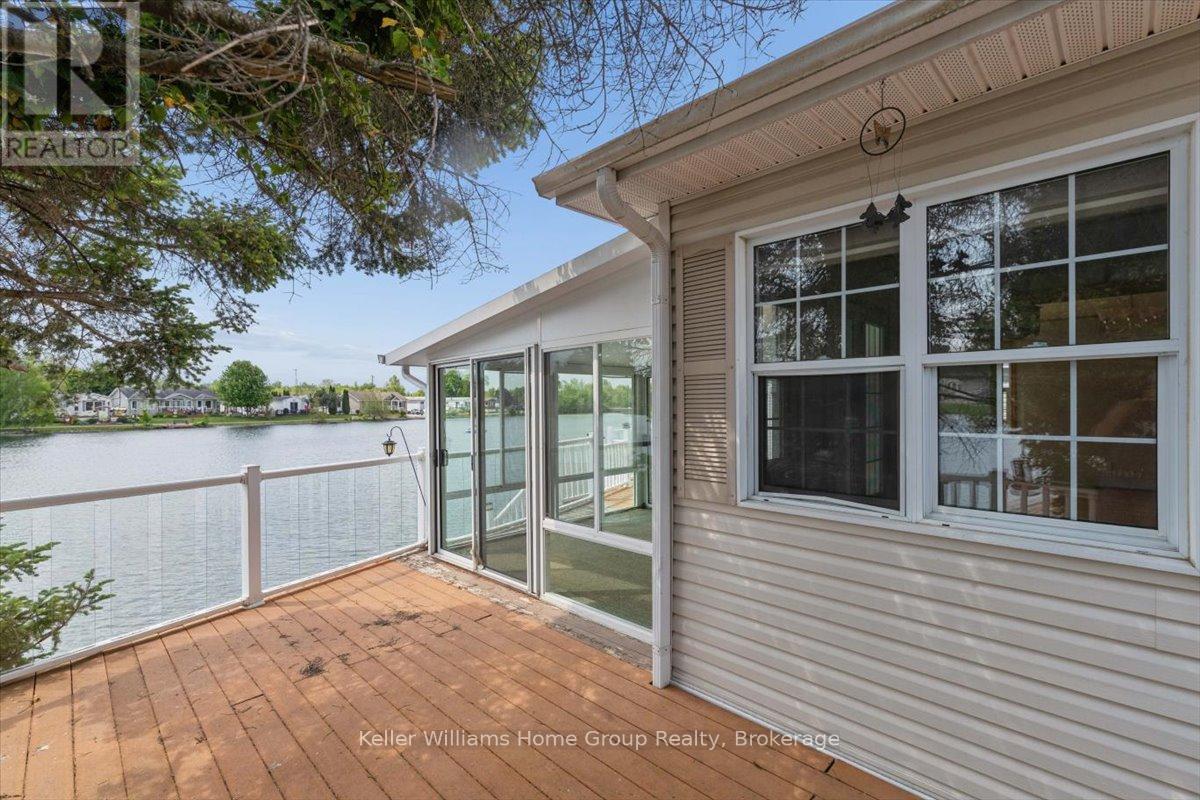 10 HEMLOCK CRESCENT - 9