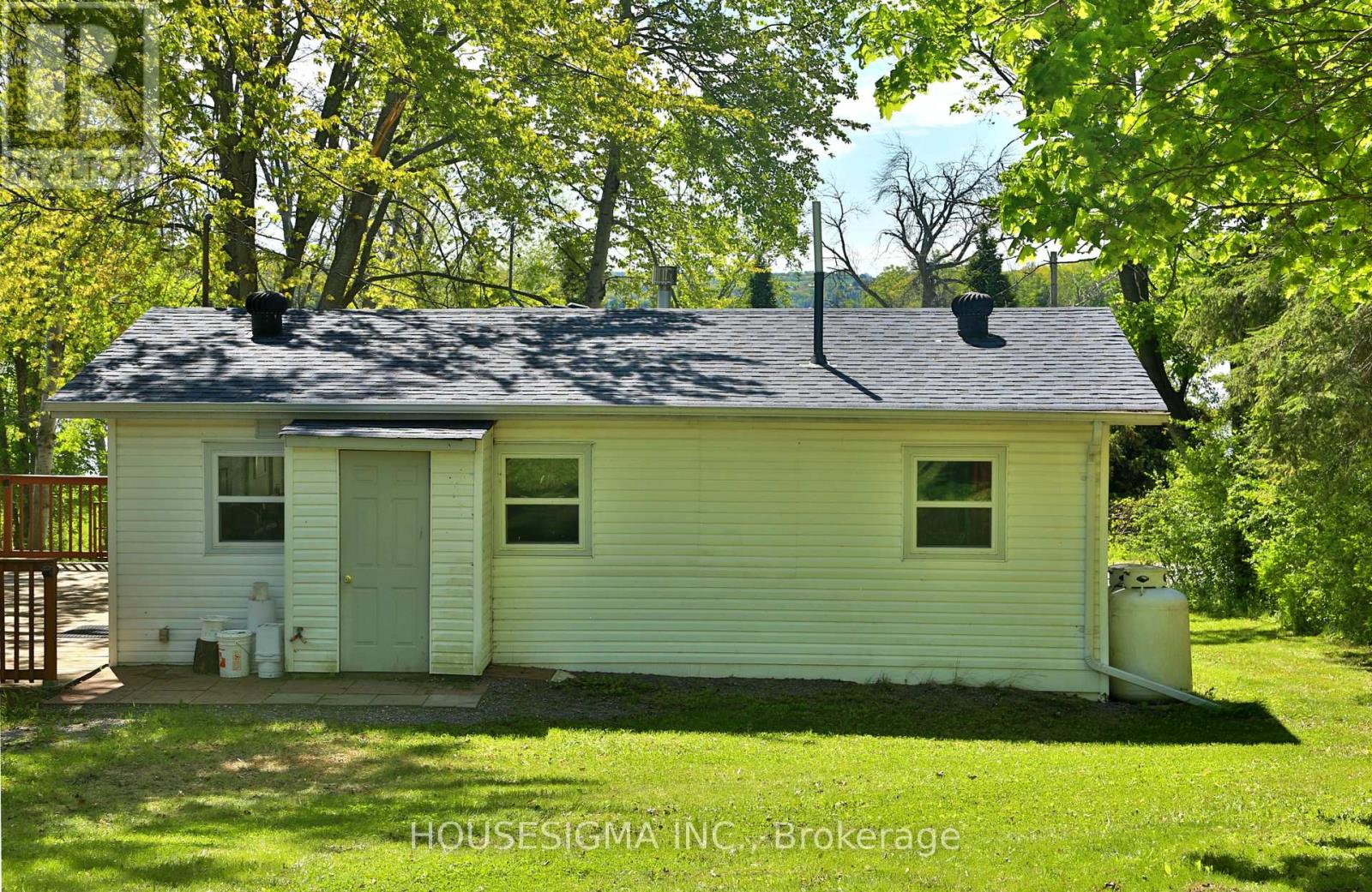 1106 ISLAND VIEW DR. DRIVE - 11