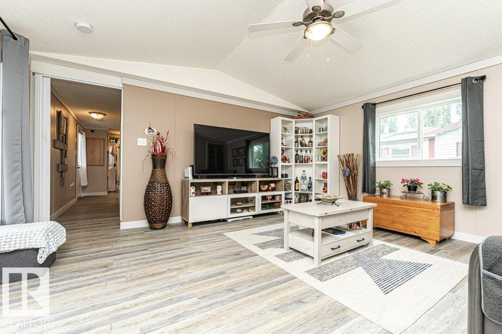 233 Oak Wood Drive NW — photo 6