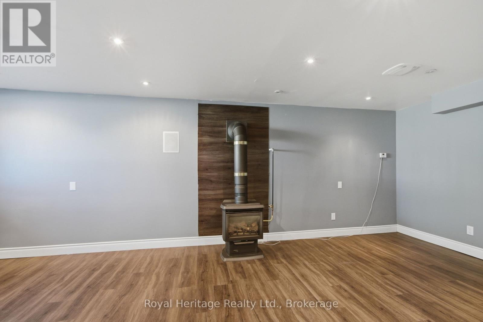 95 DIVISION STREET S - 23