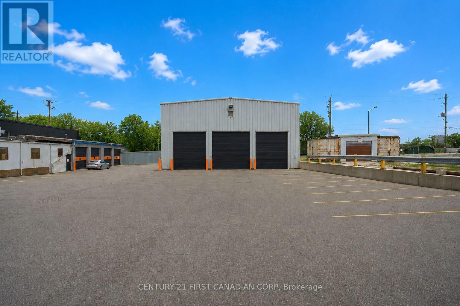 UNIT C - 400 WELLINGTON STREET N
