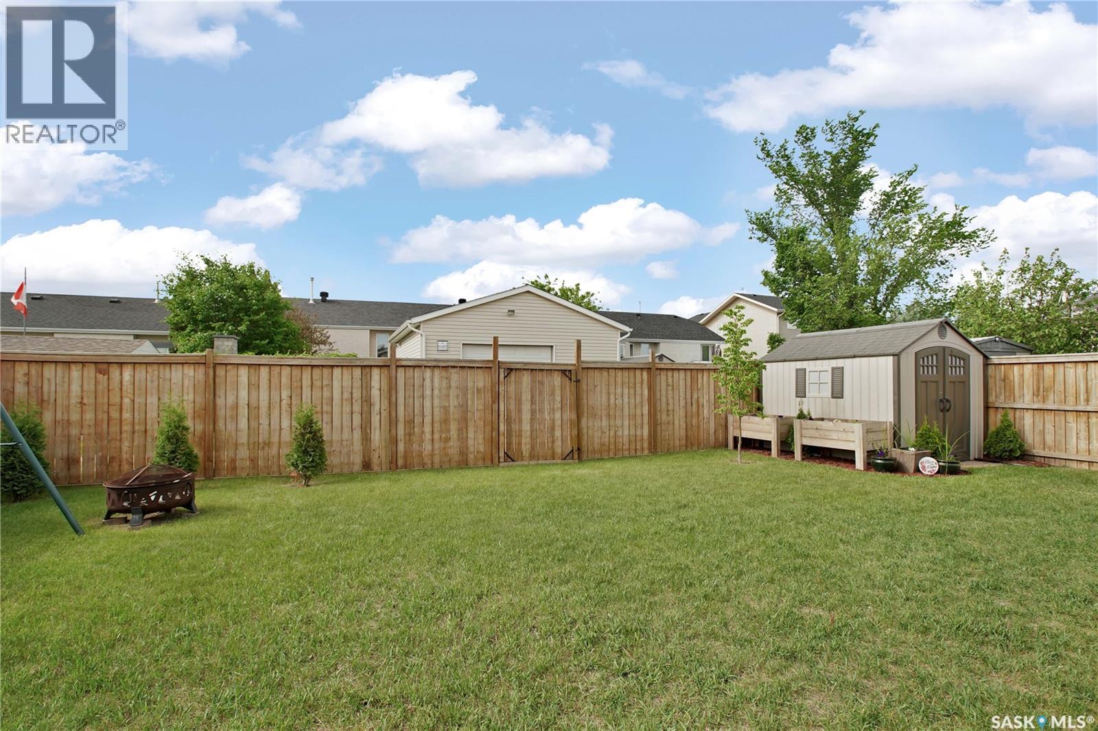 505 Crystal CRESCENT - 24