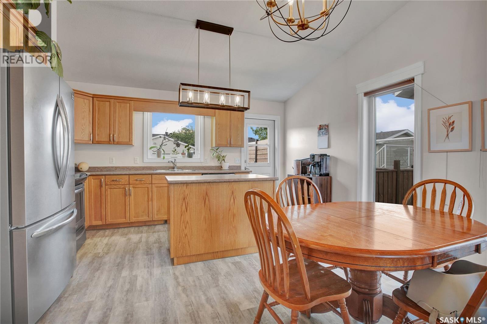 505 Crystal CRESCENT - 5
