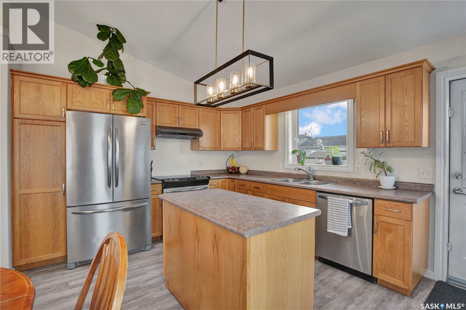 505 Crystal CRESCENT - 6