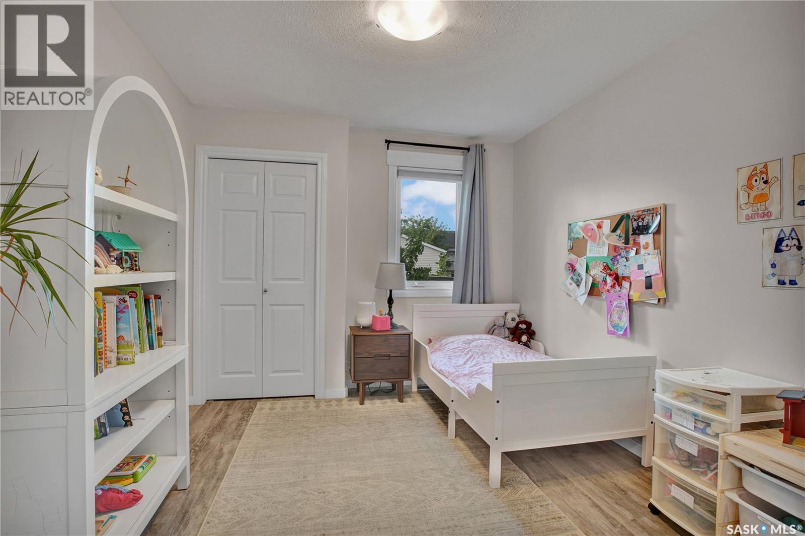 505 Crystal CRESCENT - 9