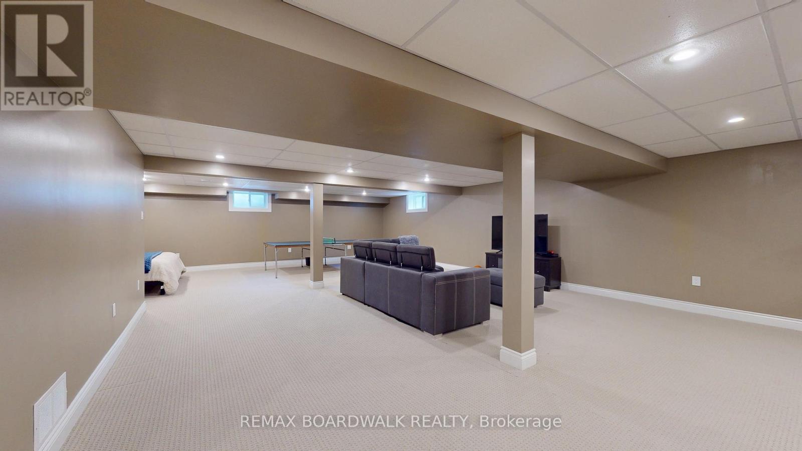 3 WILLOW DRIVE - 27