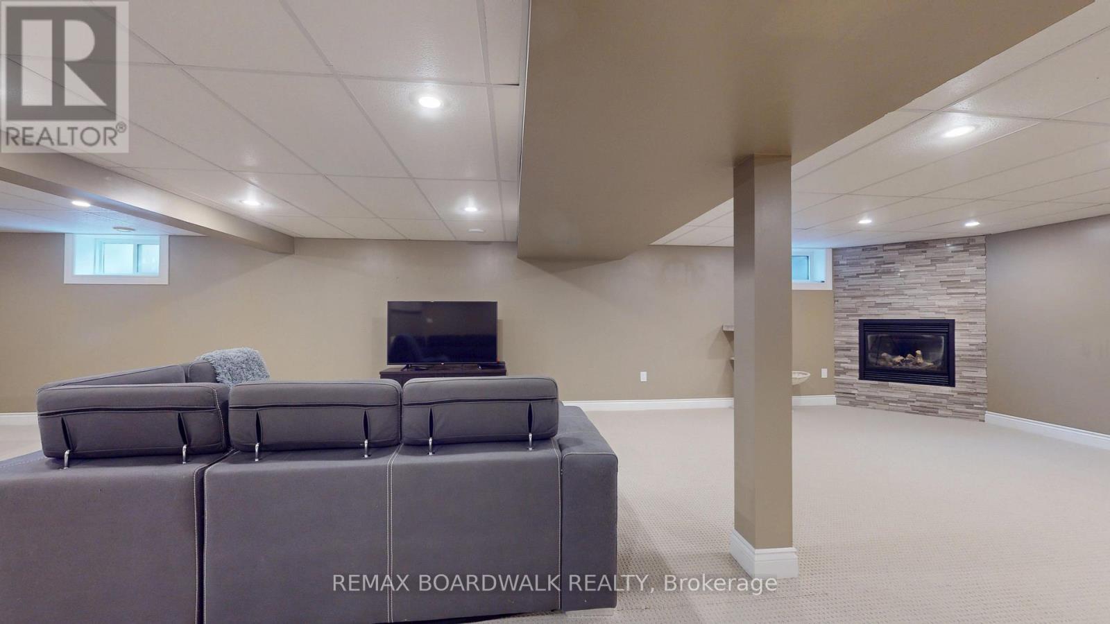 3 WILLOW DRIVE - 29