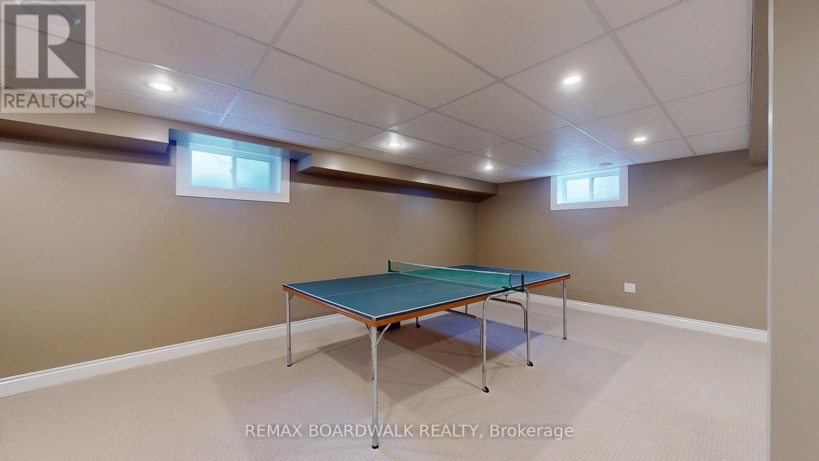 3 WILLOW DRIVE - 32