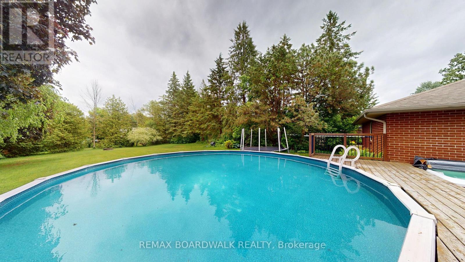 3 WILLOW DRIVE - 36
