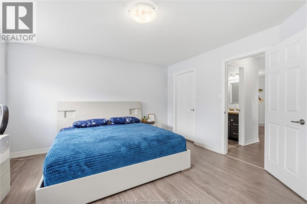 165 THOMAS AVENUE - 18