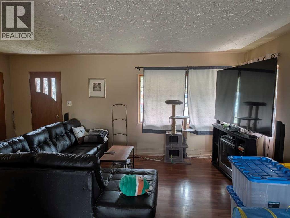 4612 50A Avenue - 2