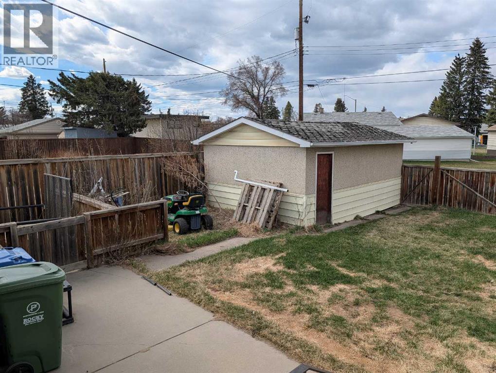 4612 50A Avenue - 17