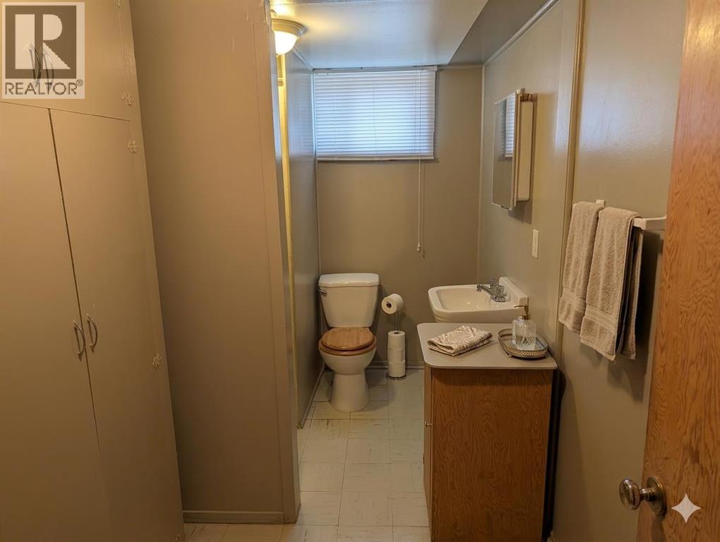 4612 50A Avenue - 6