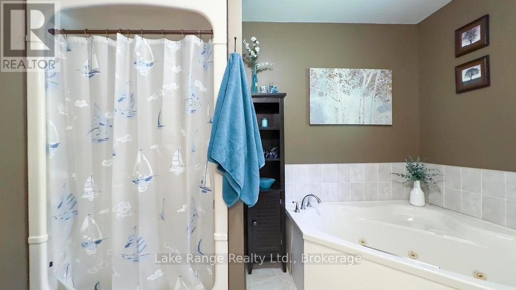 201 SHADYWOOD CRESCENT - 15