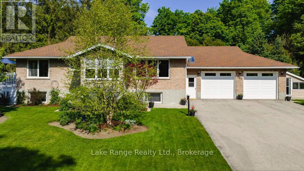 201 SHADYWOOD CRESCENT - 2