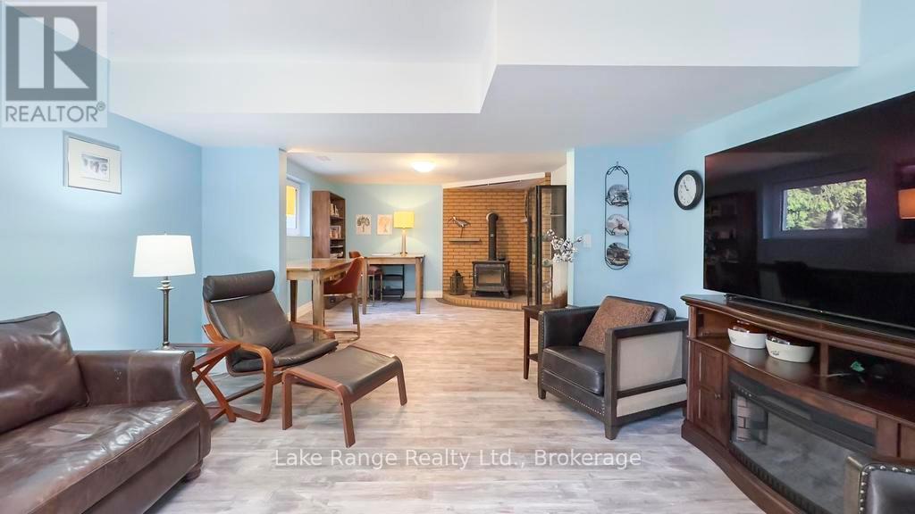 201 SHADYWOOD CRESCENT - 23