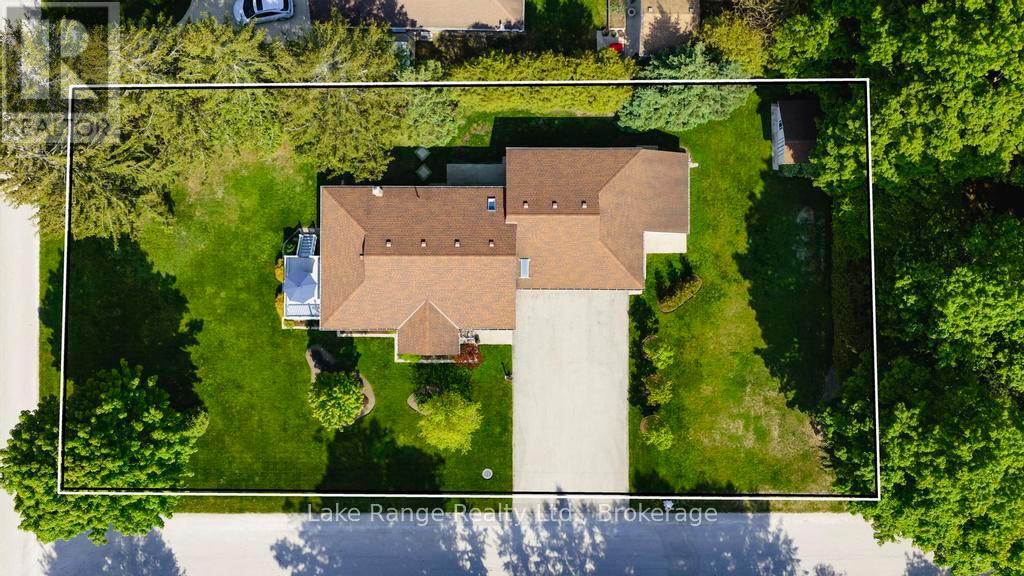 201 SHADYWOOD CRESCENT - 32