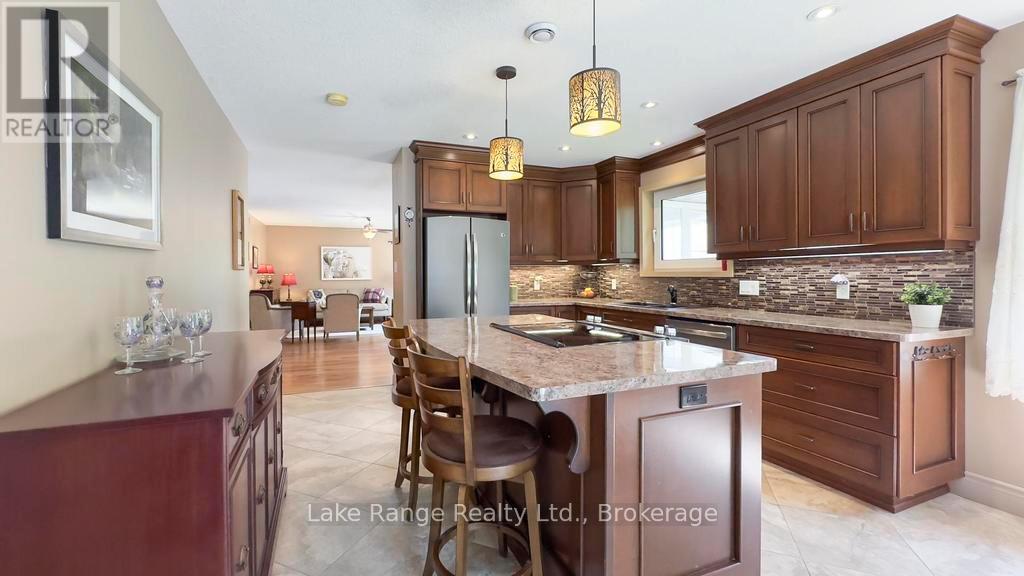 201 SHADYWOOD CRESCENT - 6