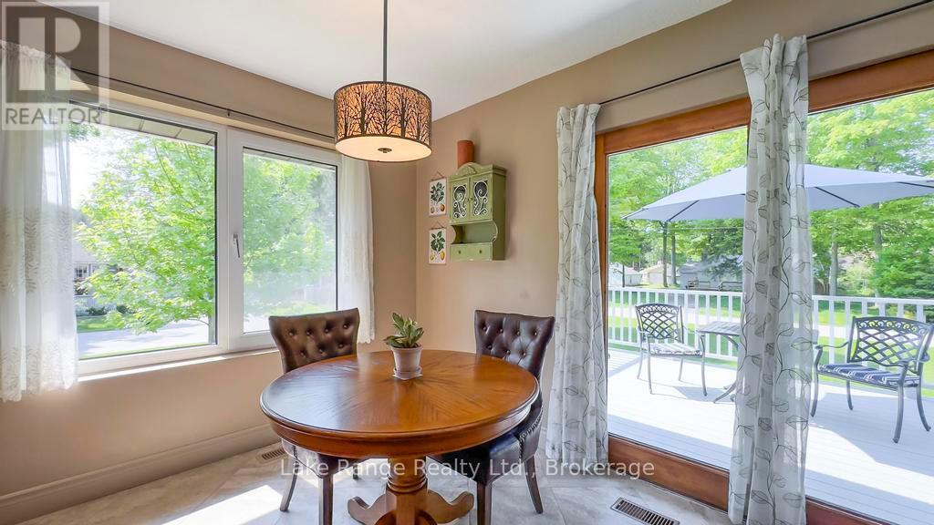 201 SHADYWOOD CRESCENT - 8