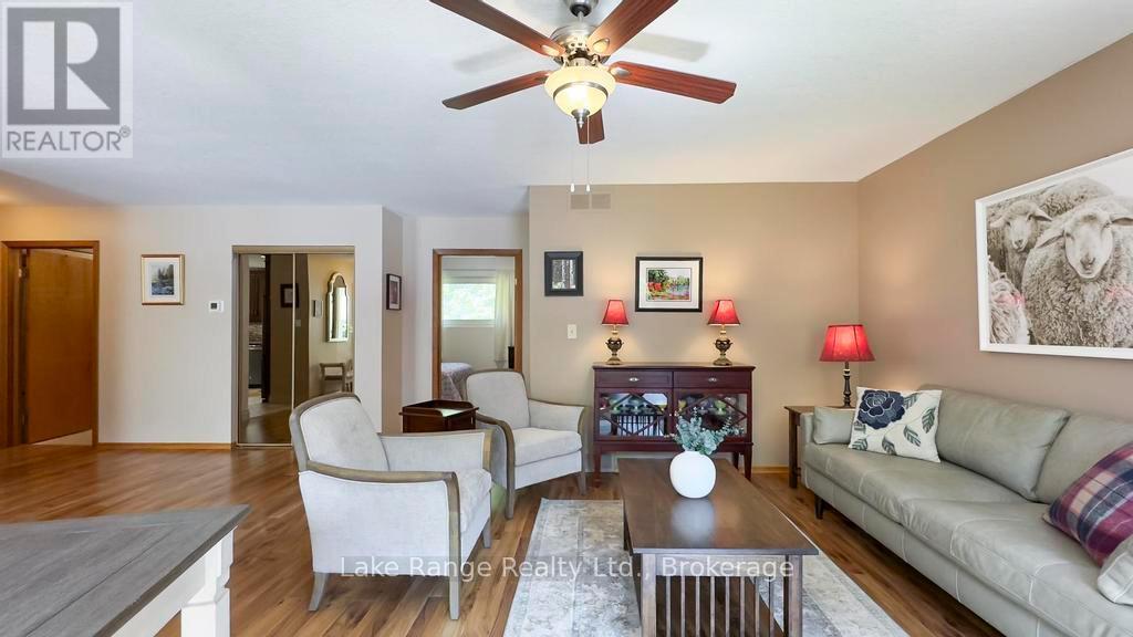 201 SHADYWOOD CRESCENT - 9