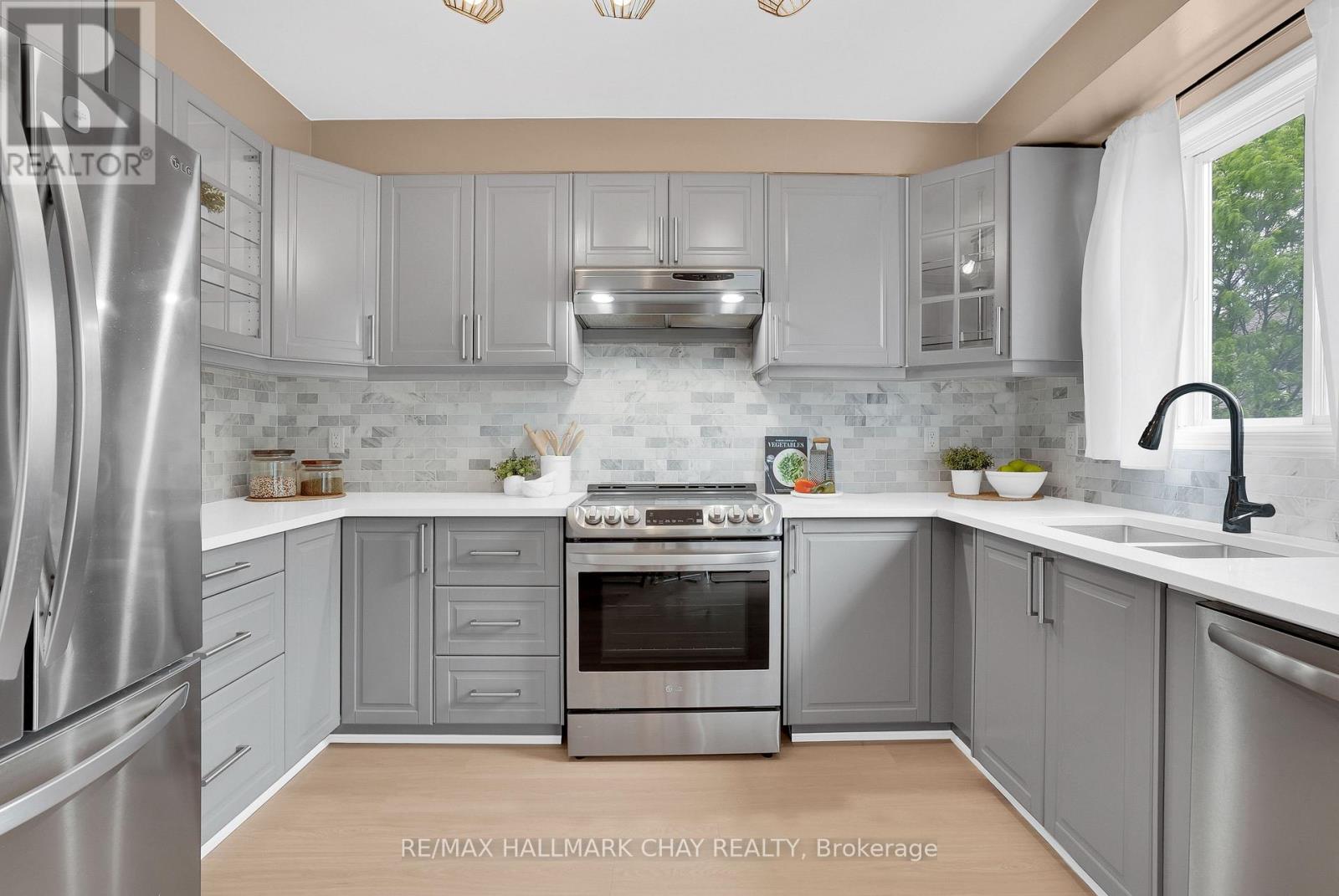 121 HURONIA ROAD - 12