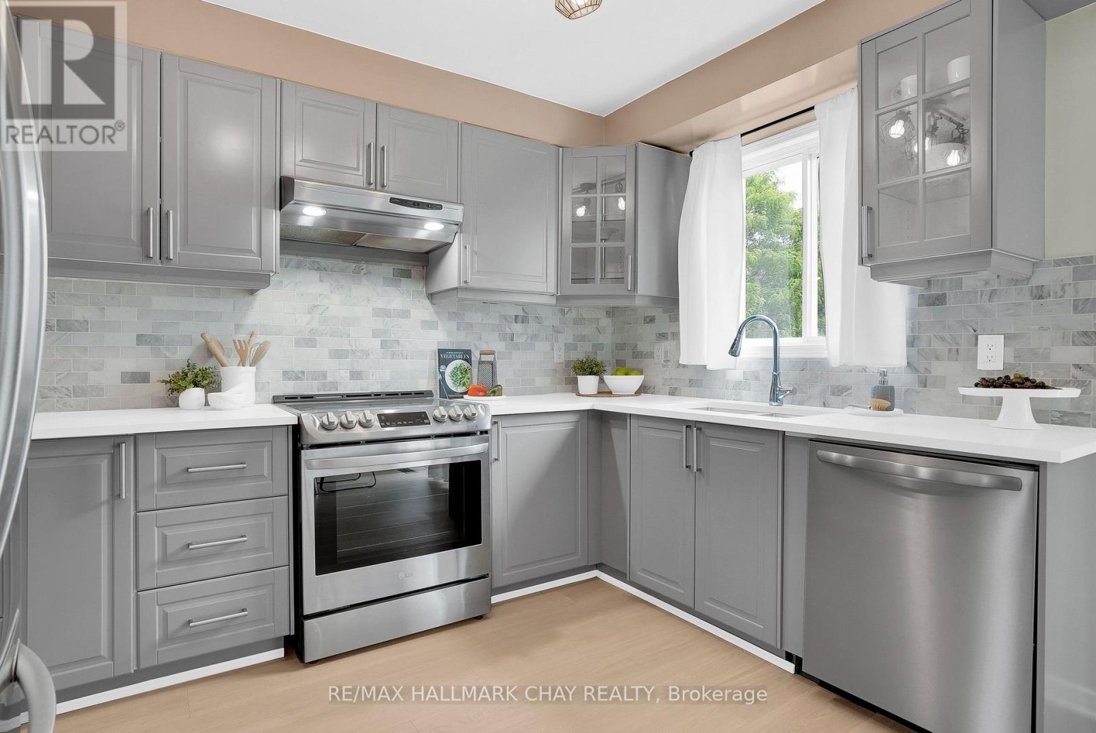121 HURONIA ROAD - 13
