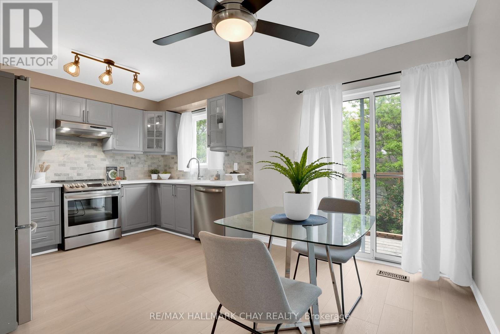 121 HURONIA ROAD - 15
