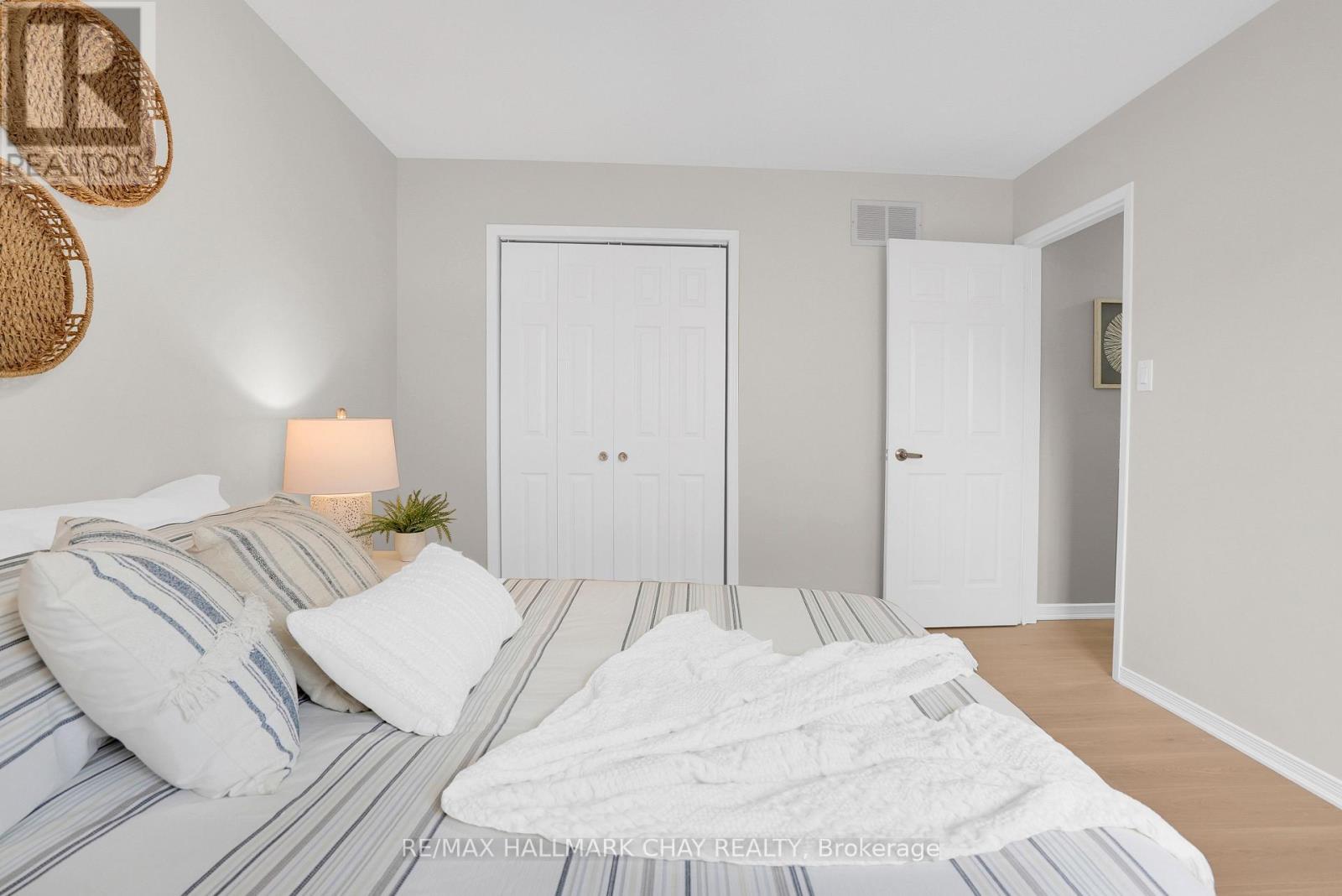 121 HURONIA ROAD - 20