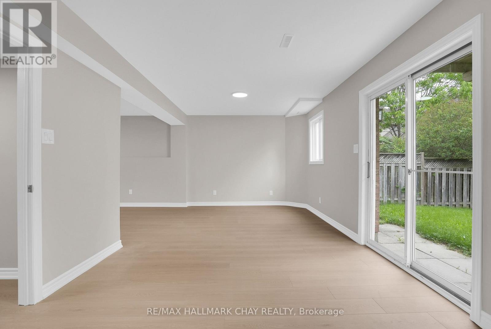 121 HURONIA ROAD - 26