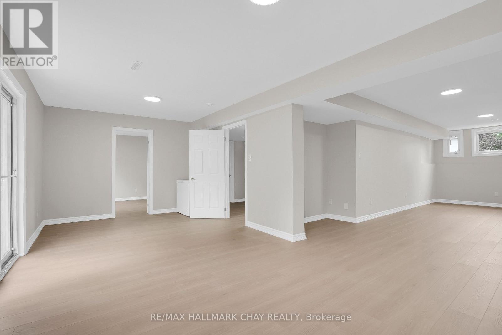 121 HURONIA ROAD - 28