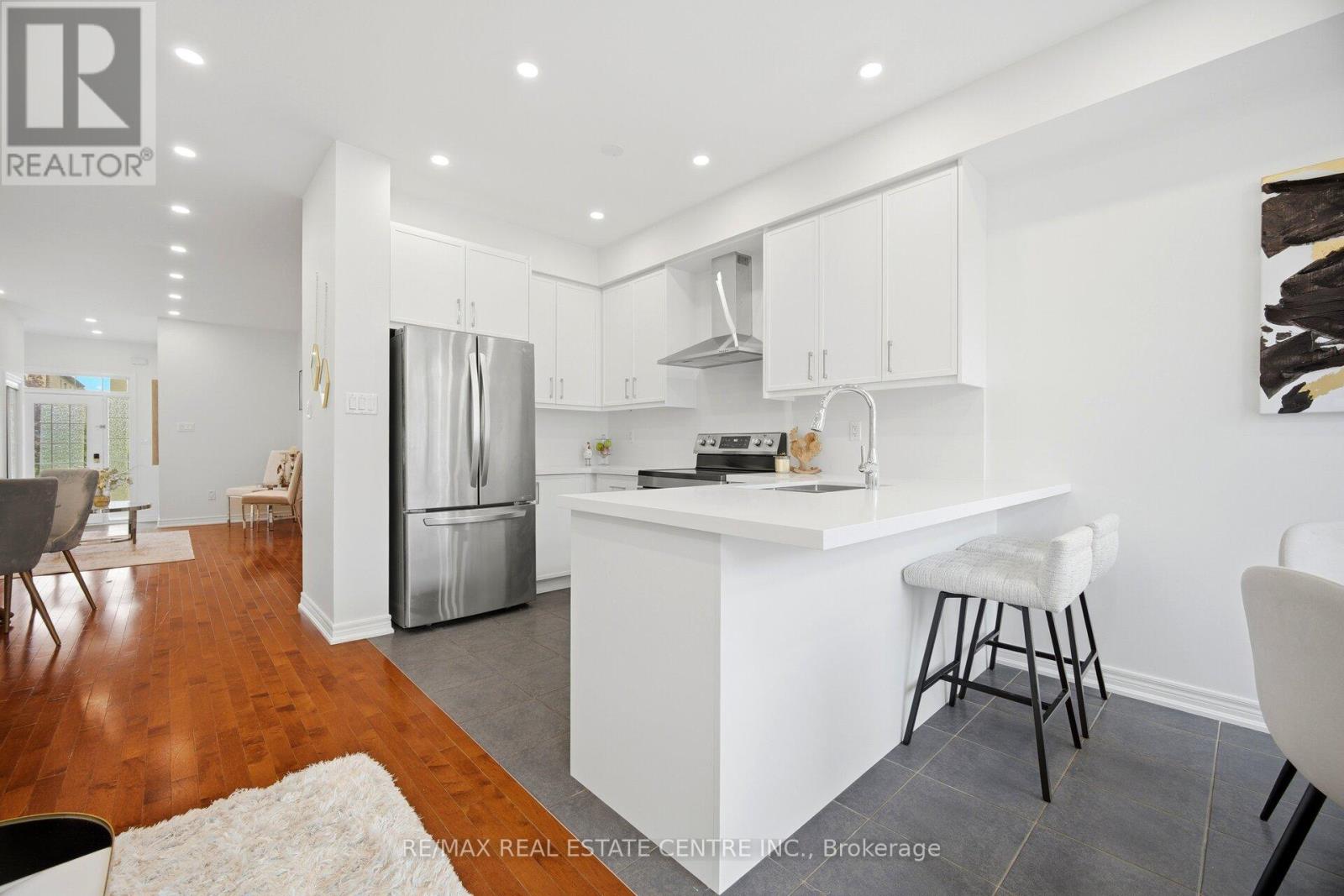 3085 DOYLE STREET - 18
