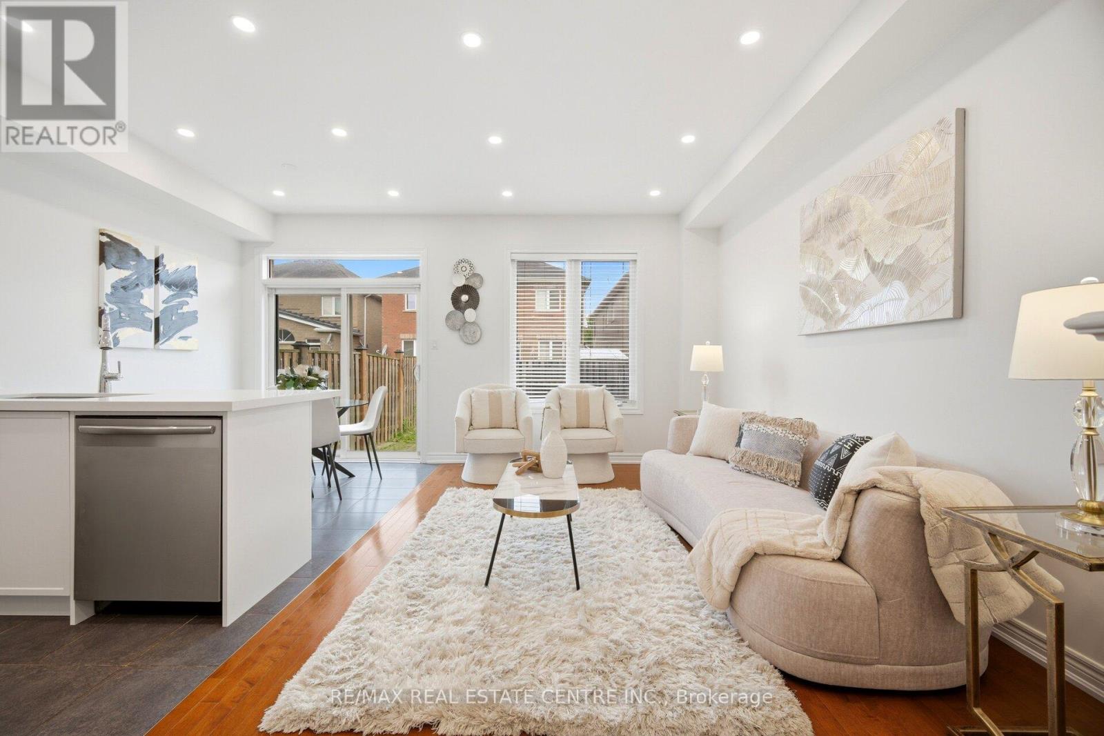 3085 DOYLE STREET - 22