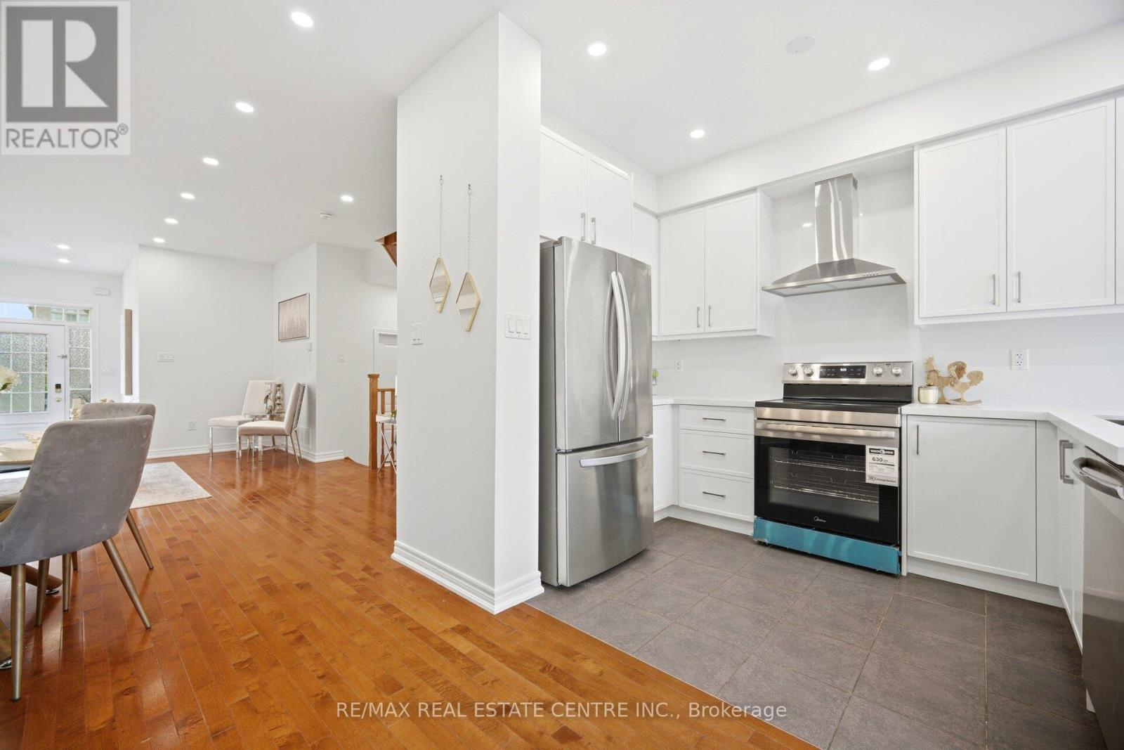 3085 DOYLE STREET - 13