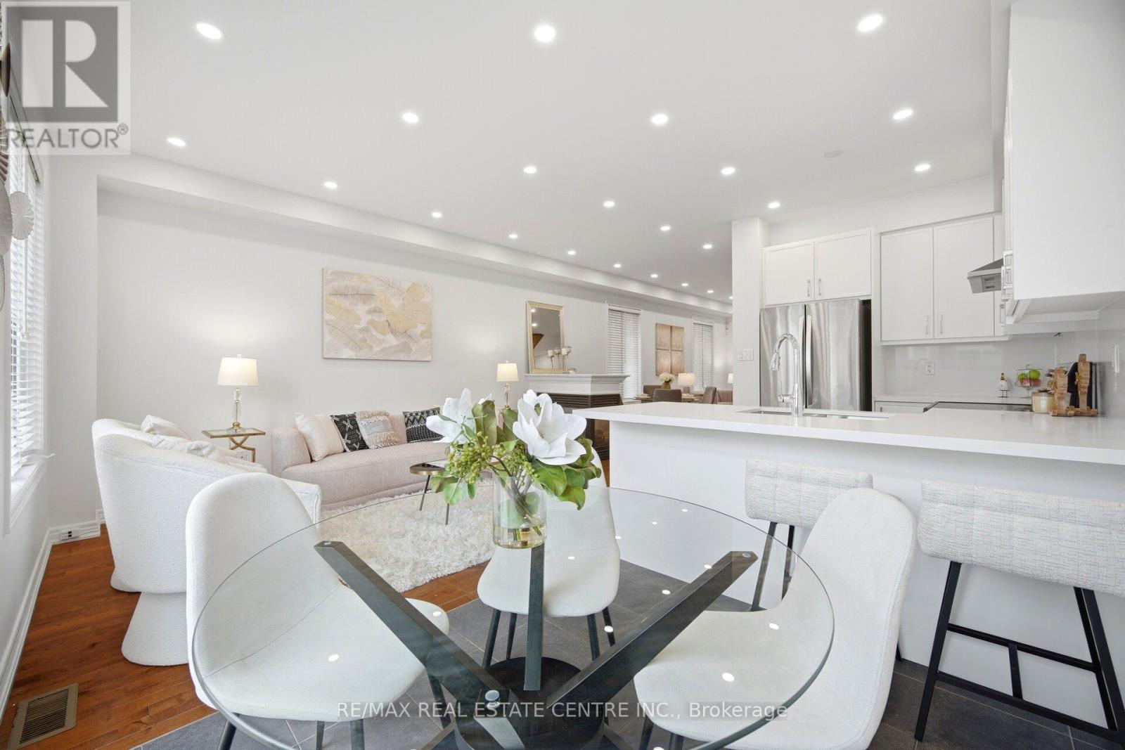 3085 DOYLE STREET - 20
