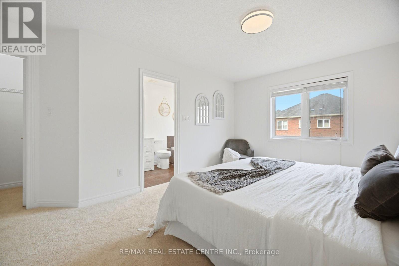 3085 DOYLE STREET - 31