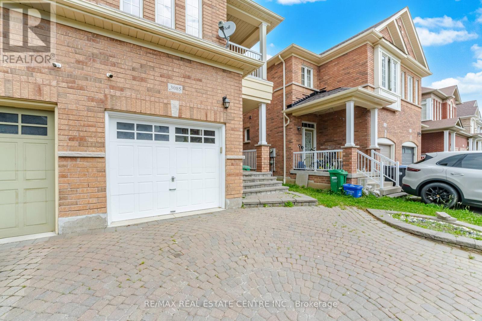 3085 DOYLE STREET - 3