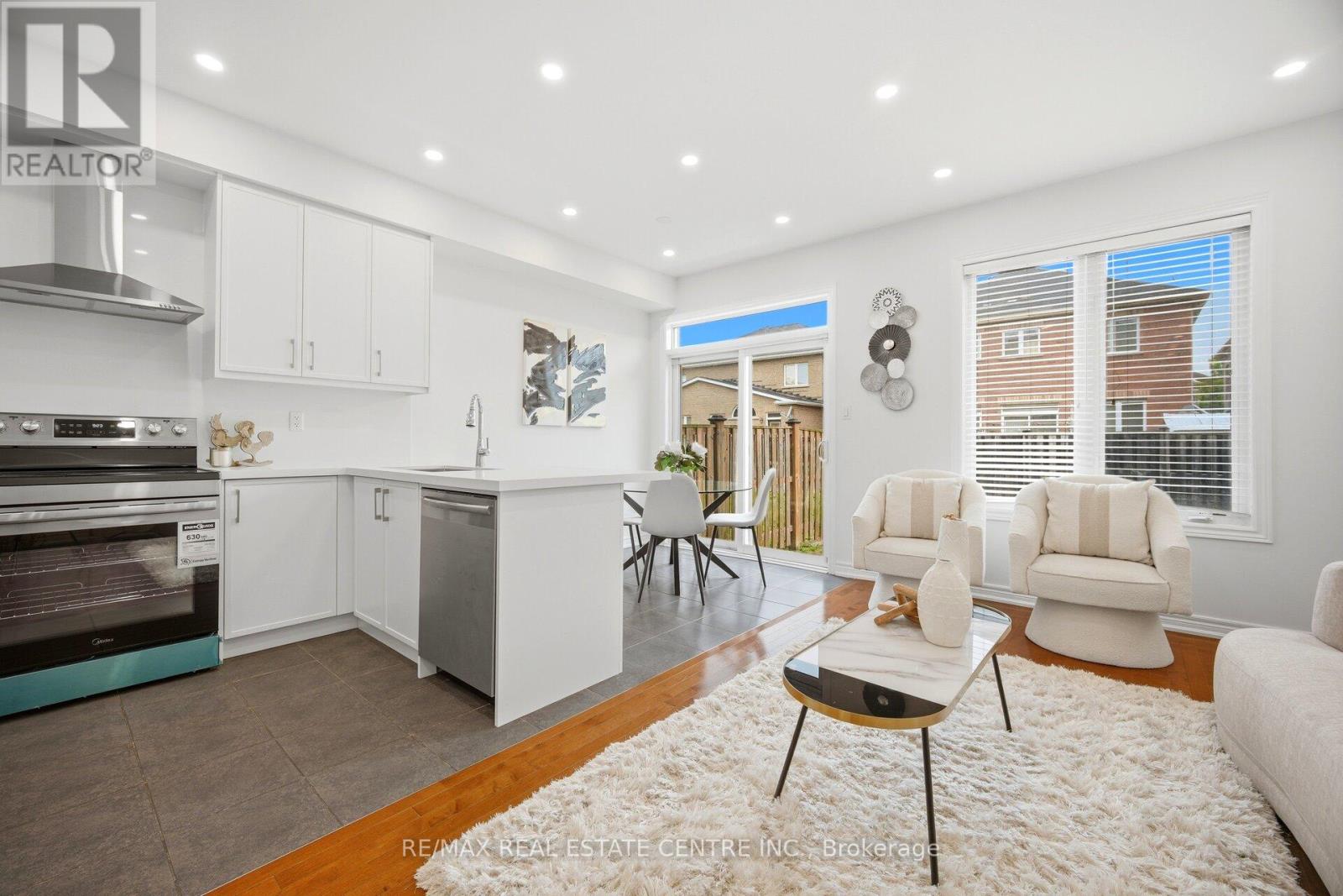 3085 DOYLE STREET - 21