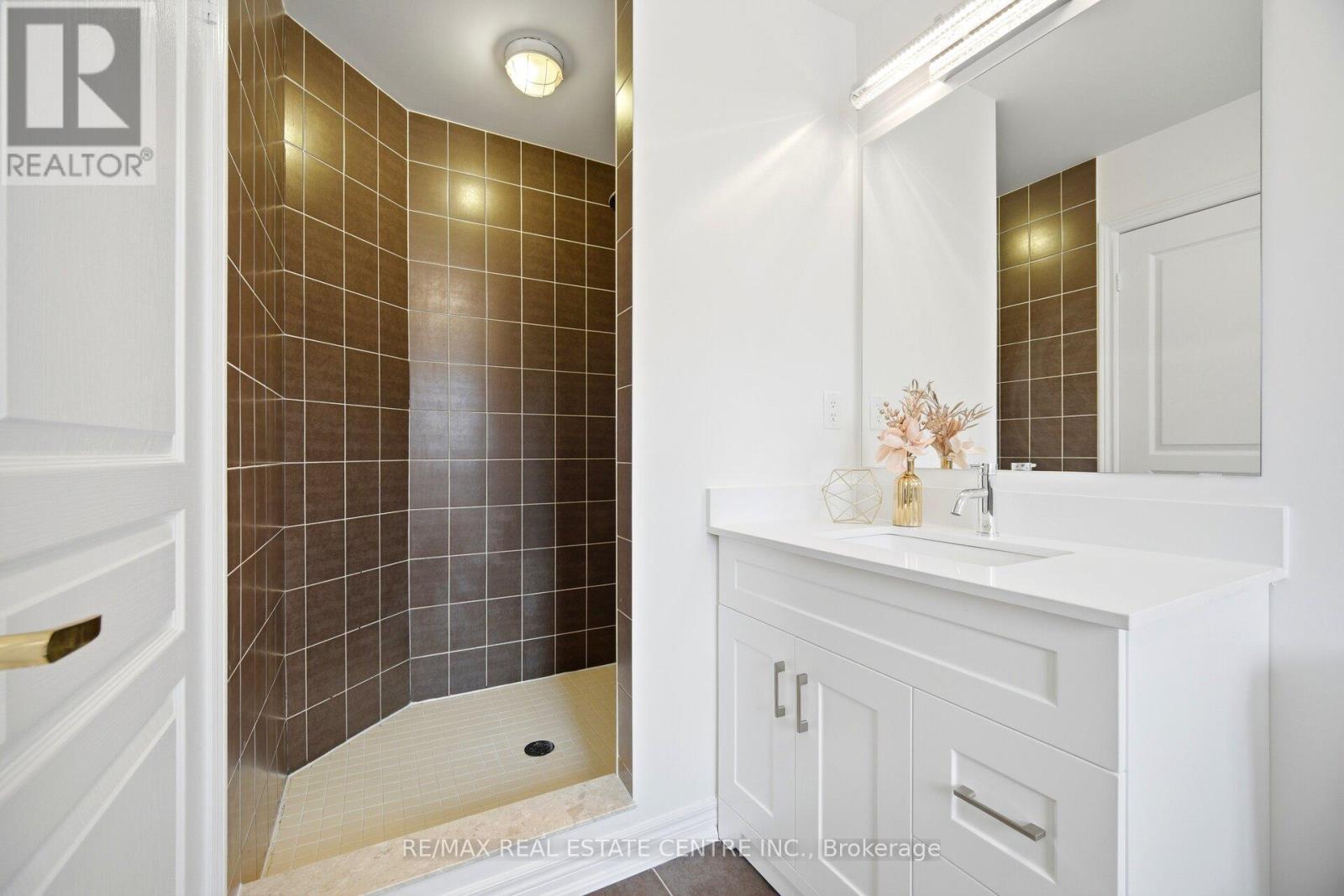3085 DOYLE STREET - 34