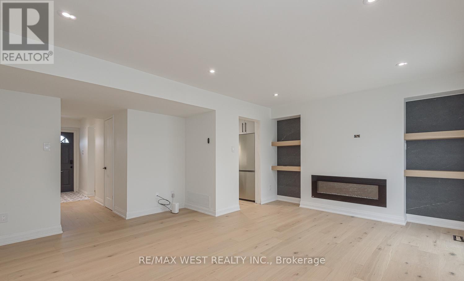 #67 900 CENTRAL PARK DRIVE - 19