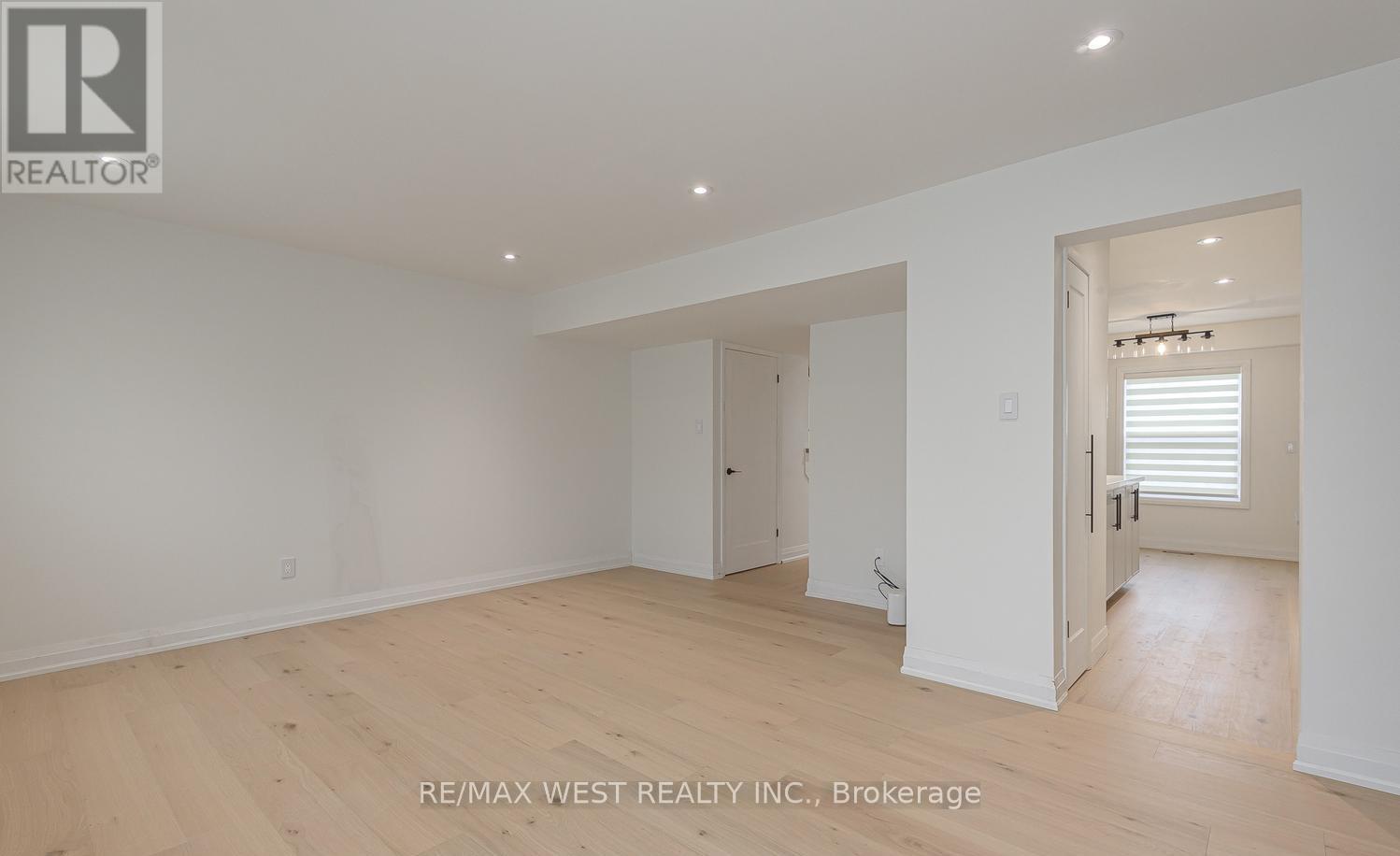 #67 900 CENTRAL PARK DRIVE - 20