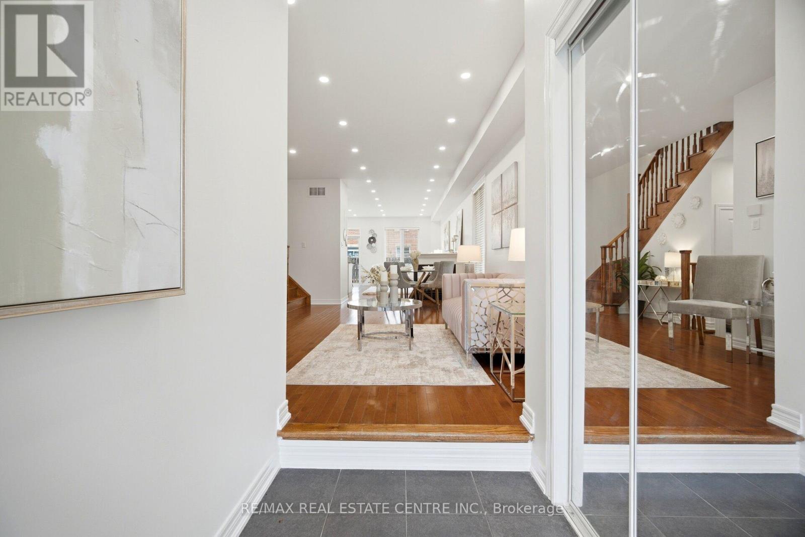 3085 DOYLE STREET - 6
