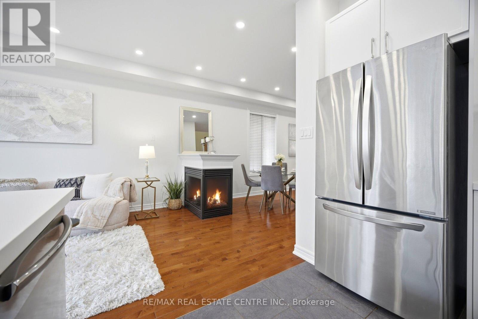 3085 DOYLE STREET - 16