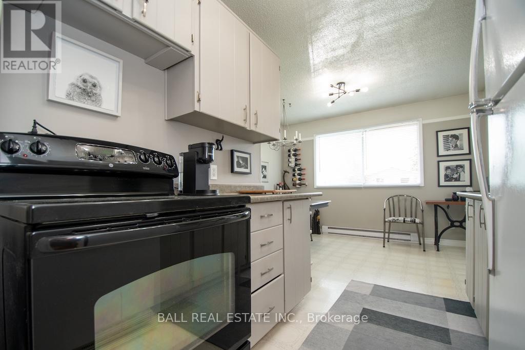 13 COYLE CRESCENT - 16