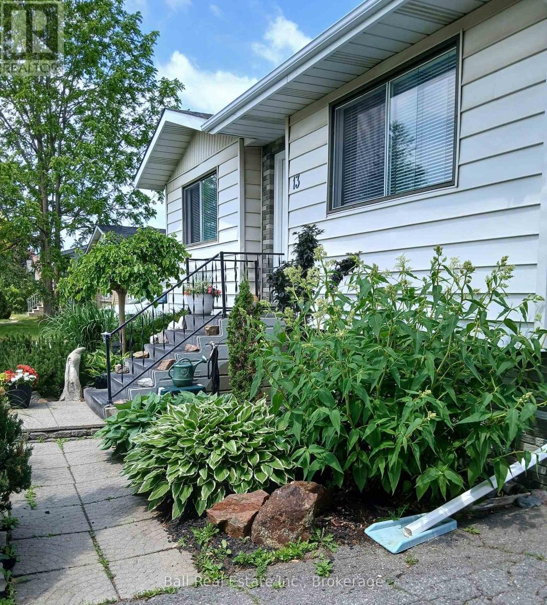 13 COYLE CRESCENT - 2