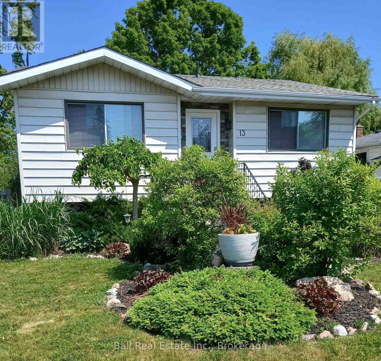 13 COYLE CRESCENT - 3