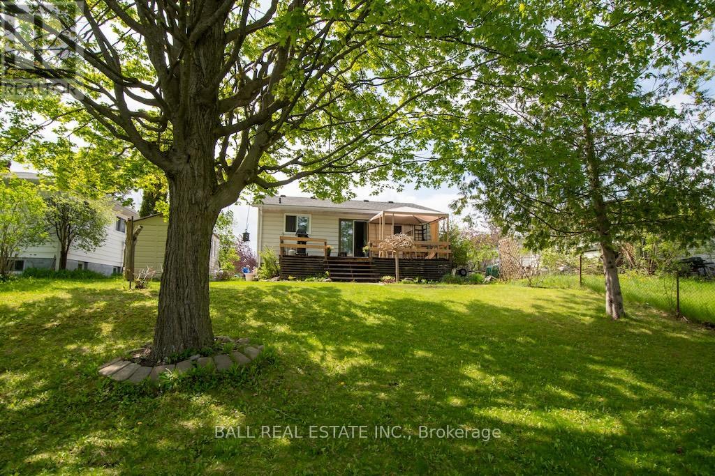 13 COYLE CRESCENT - 38