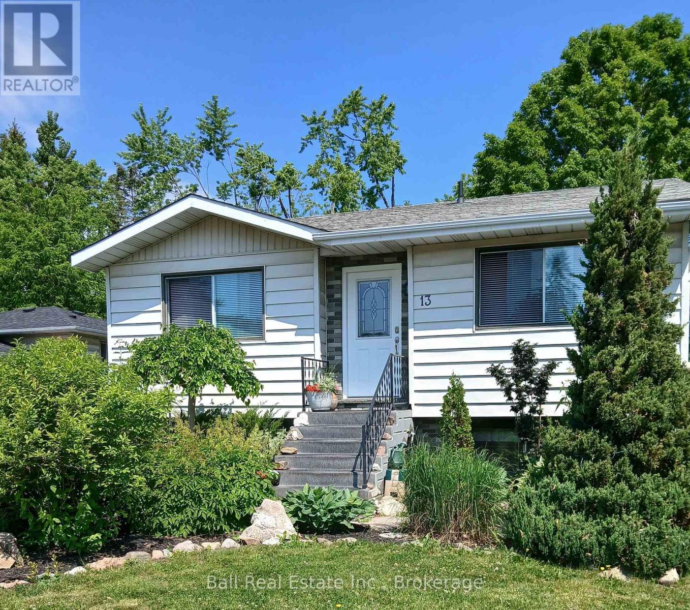 13 COYLE CRESCENT - 4
